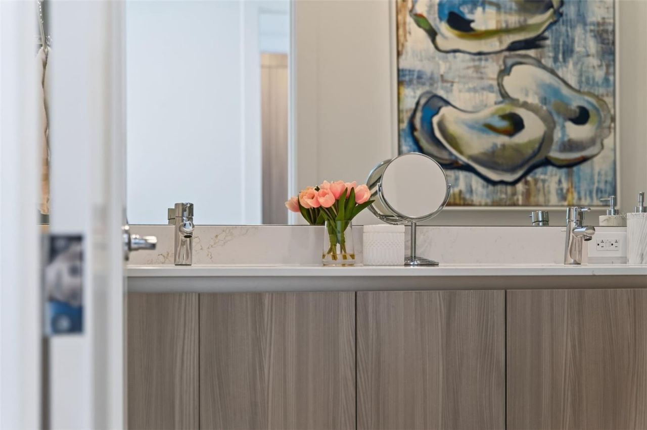 301 Quay Commons, Unit 1903, Sarasota, FL 34236 Photo