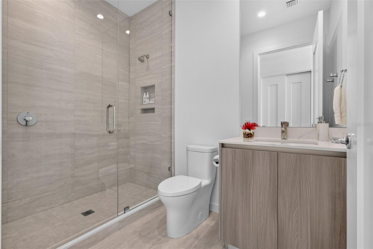301 Quay Commons, Unit 1903, Sarasota, FL 34236 Photo