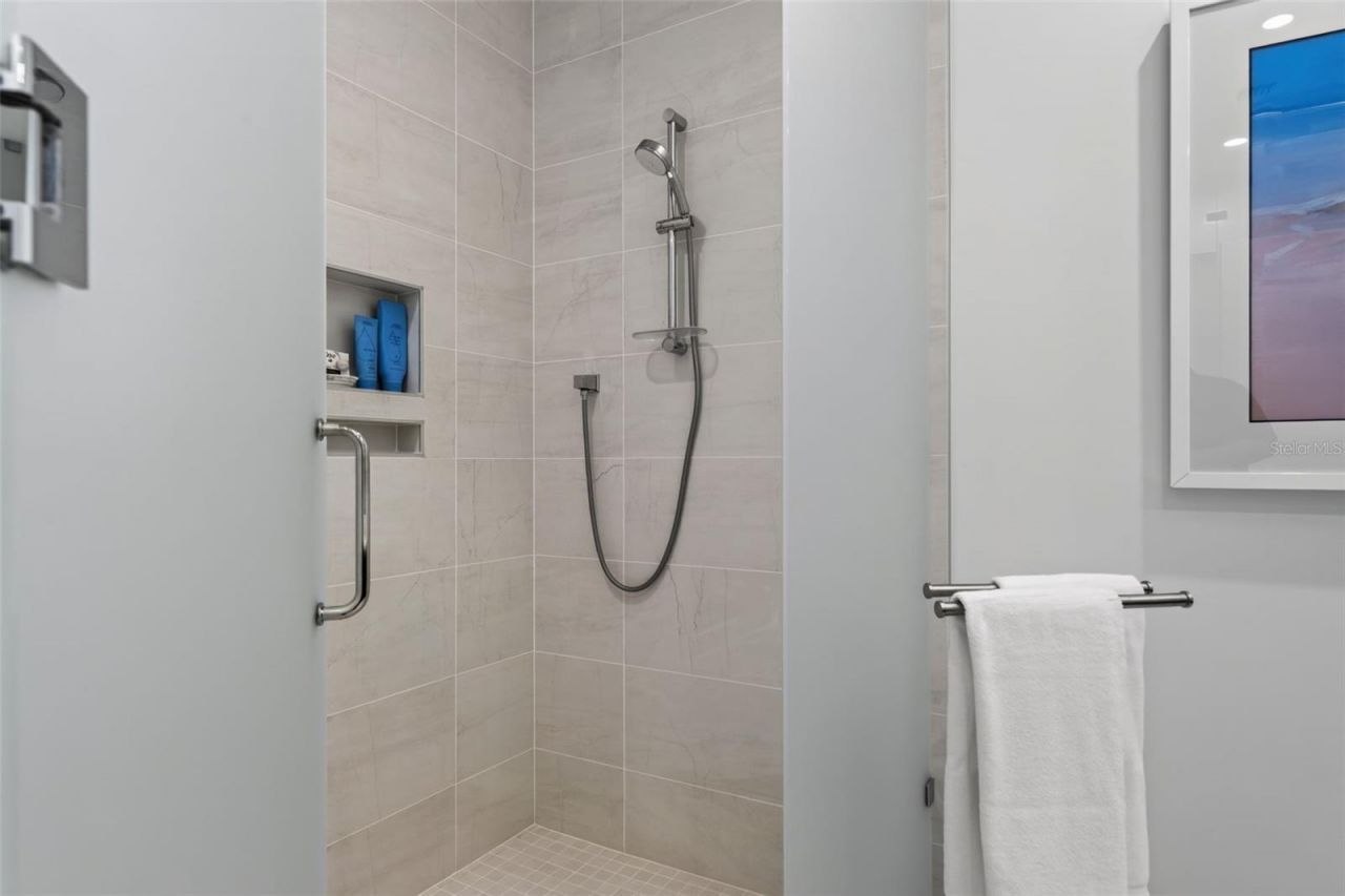 301 Quay Commons, Unit 1903, Sarasota, FL 34236 Photo