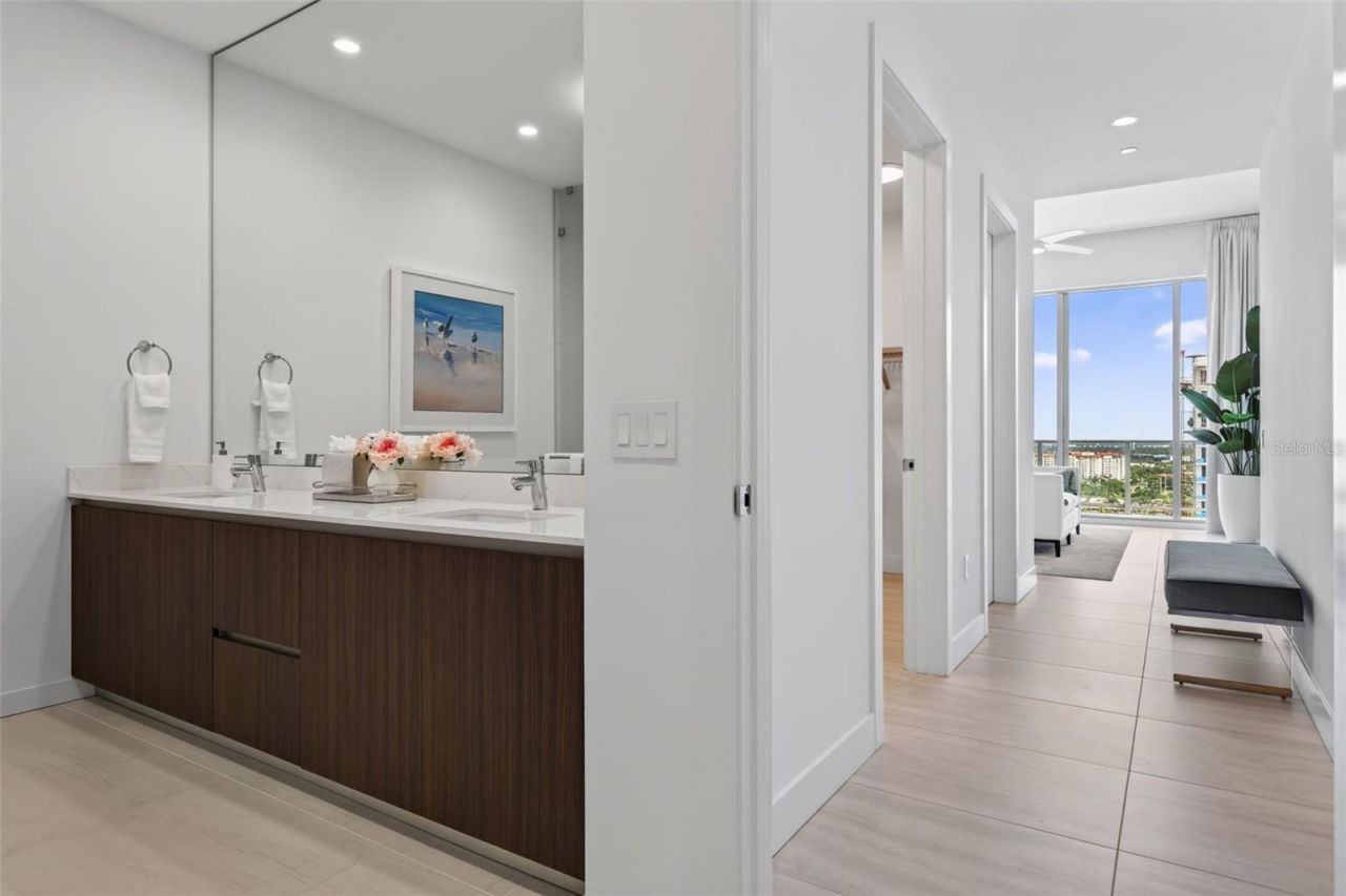 301 Quay Commons, Unit 1903, Sarasota, FL 34236 Photo