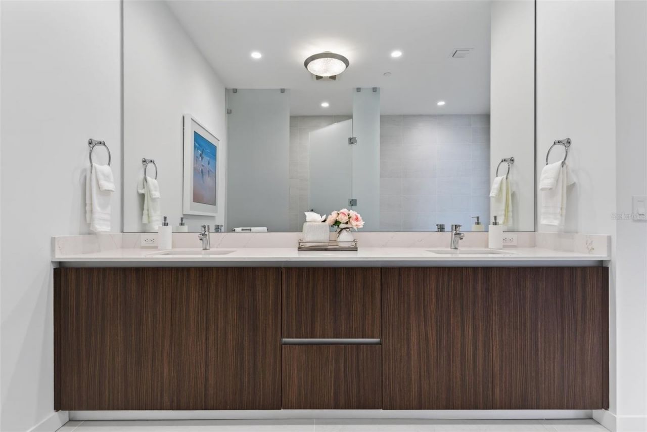 301 Quay Commons, Unit 1903, Sarasota, FL 34236 Photo
