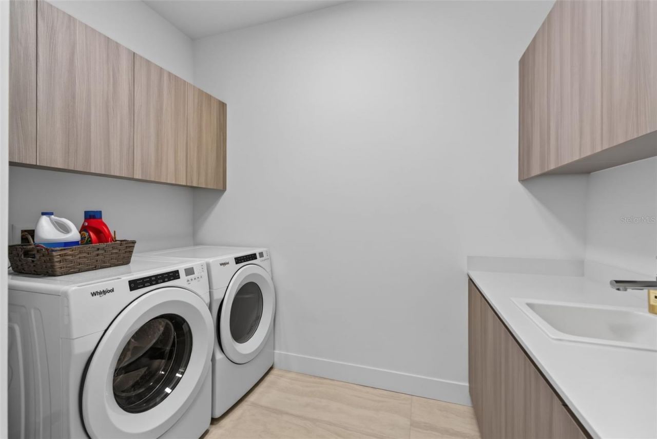 301 Quay Commons, Unit 1903, Sarasota, FL 34236 Photo