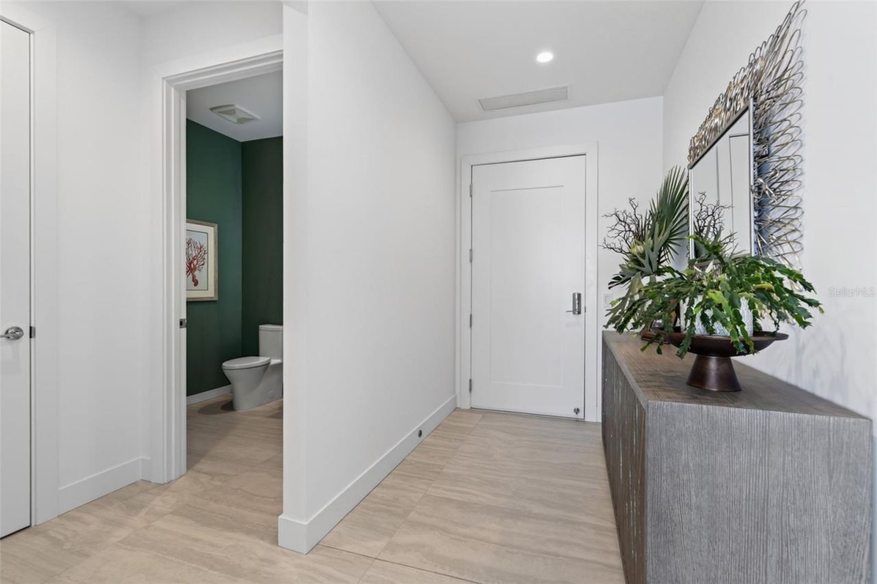301 Quay Commons, Unit 1903, Sarasota, FL 34236 Photo