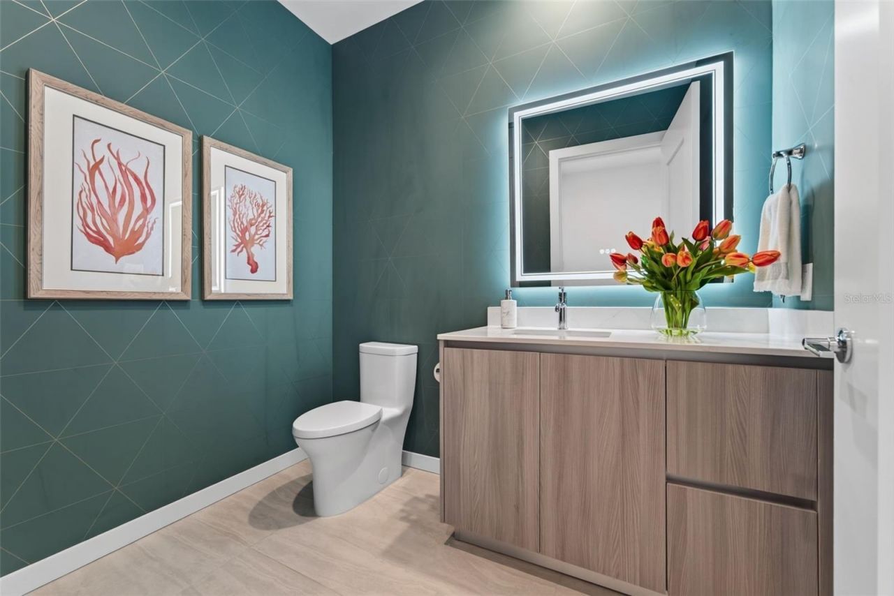 301 Quay Commons, Unit 1903, Sarasota, FL 34236 Photo