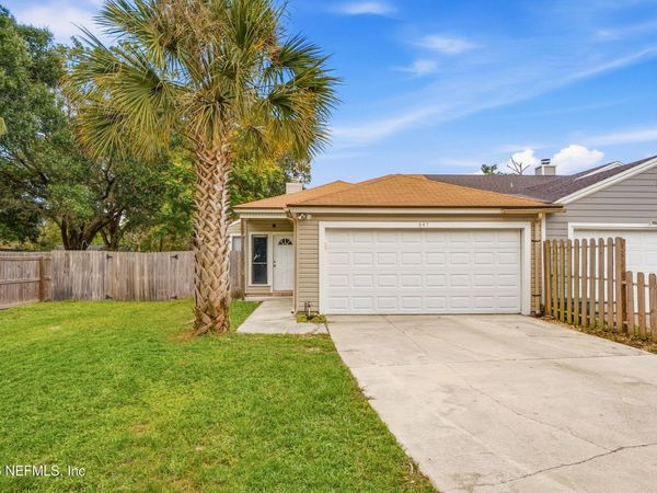 897 CANDLEKNOLL Lane, Jacksonville, FL 32225