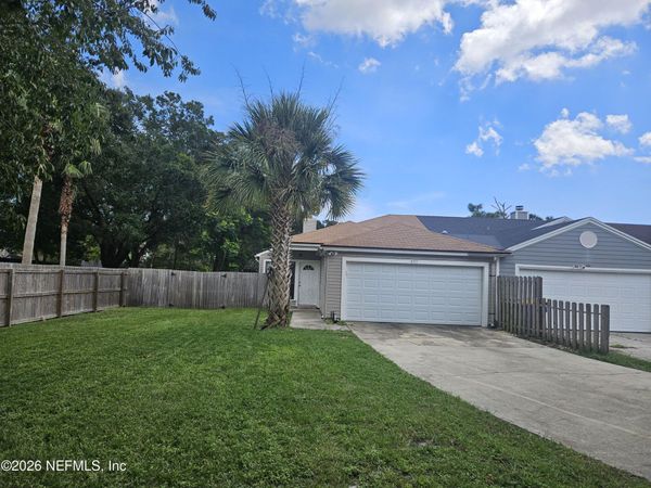 897 CANDLEKNOLL Lane, Jacksonville, FL 32225