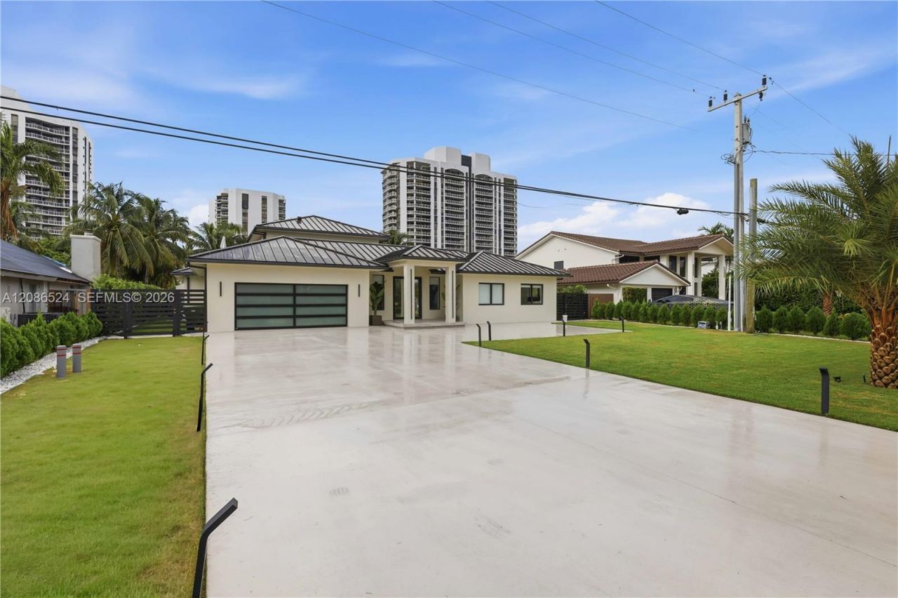 415 Holiday Dr, Hallandale Beach, FL 33009 Photo