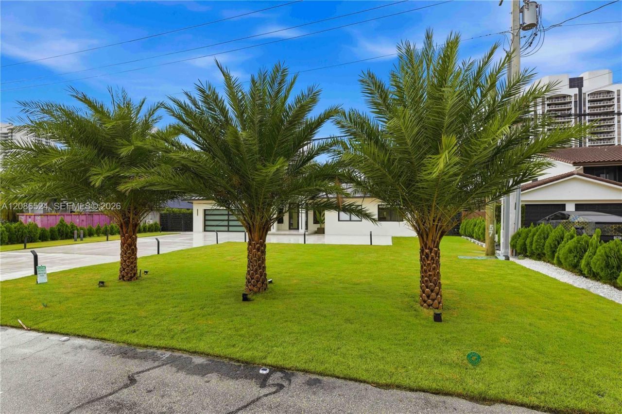 415 Holiday Dr, Hallandale Beach, FL 33009 Photo