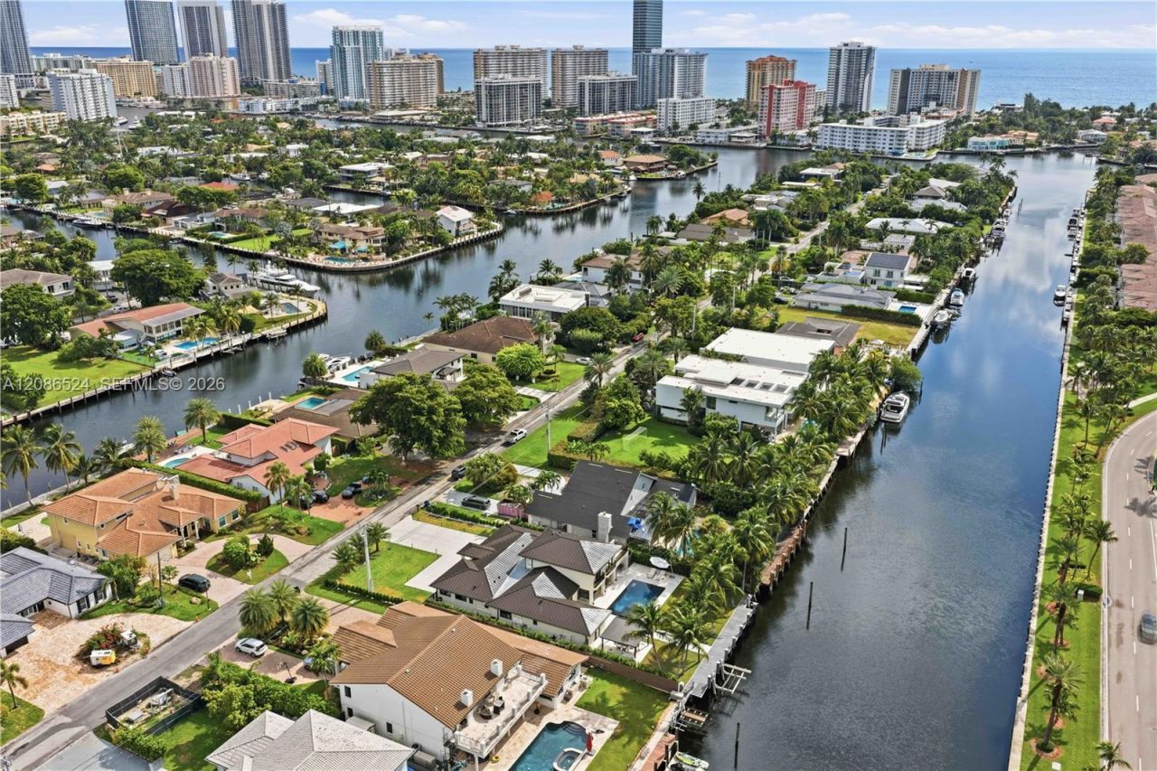 415 Holiday Dr, Hallandale Beach, FL 33009 Photo
