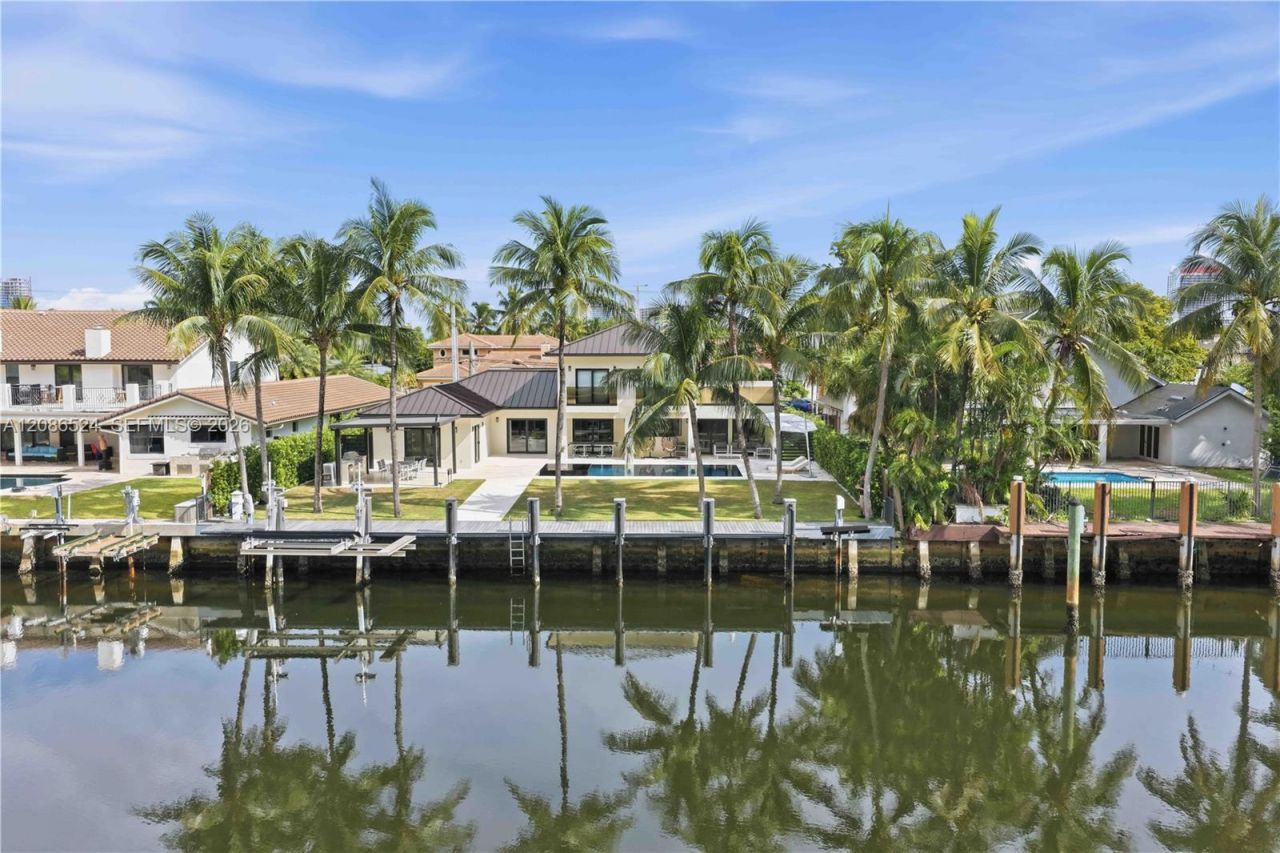 415 Holiday Dr, Hallandale Beach, FL 33009 Photo