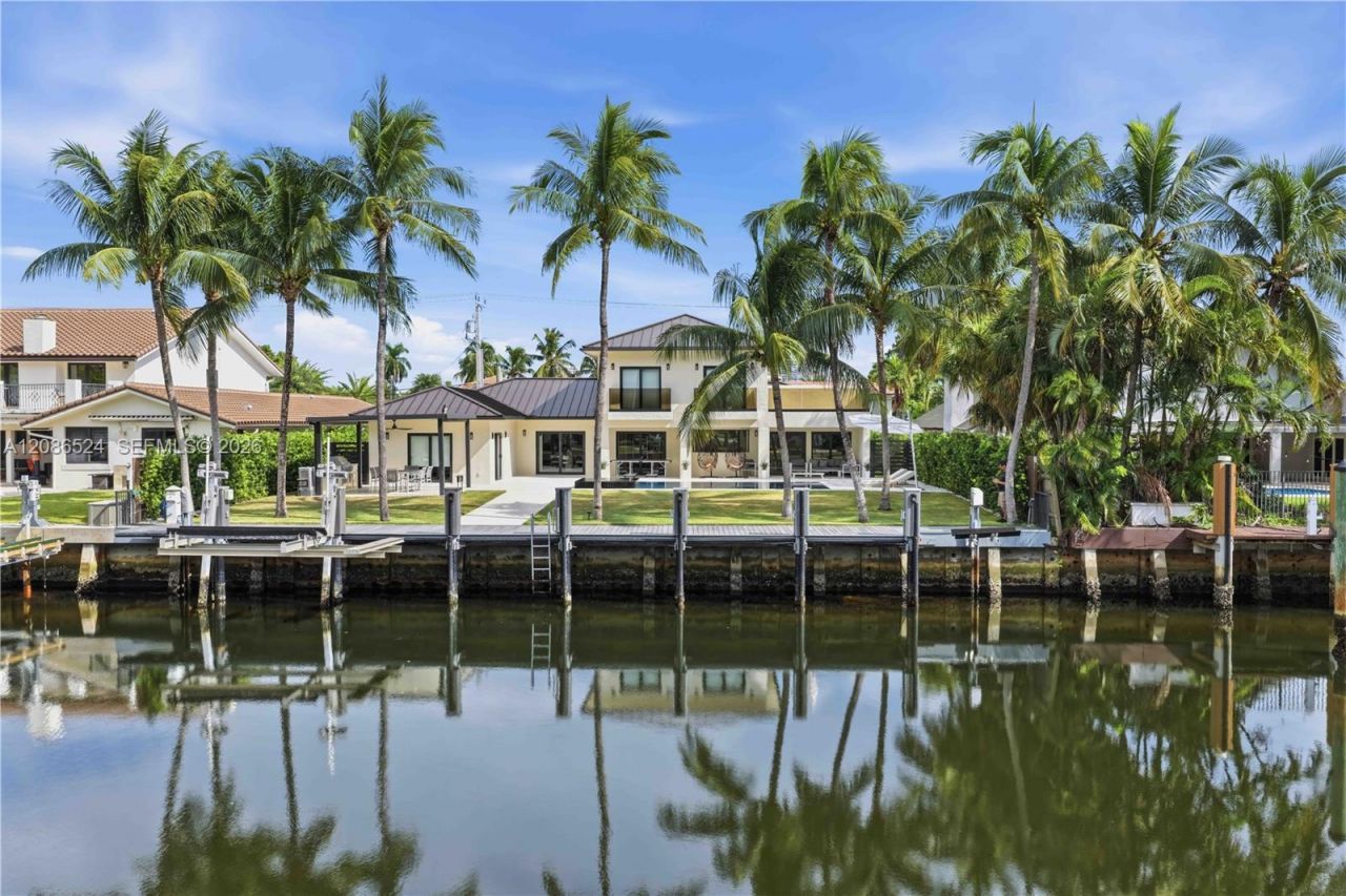 415 Holiday Dr, Hallandale Beach, FL 33009 Photo