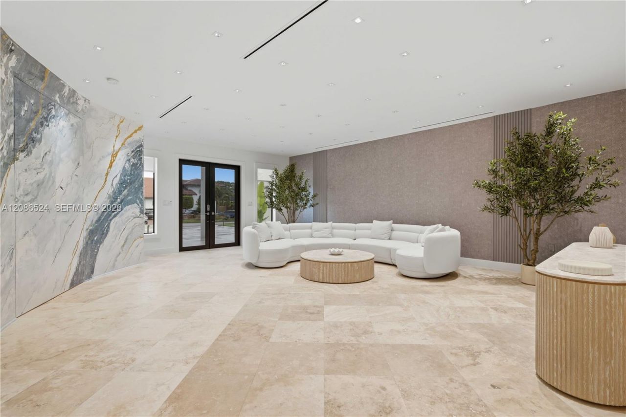 415 Holiday Dr, Hallandale Beach, FL 33009 Photo