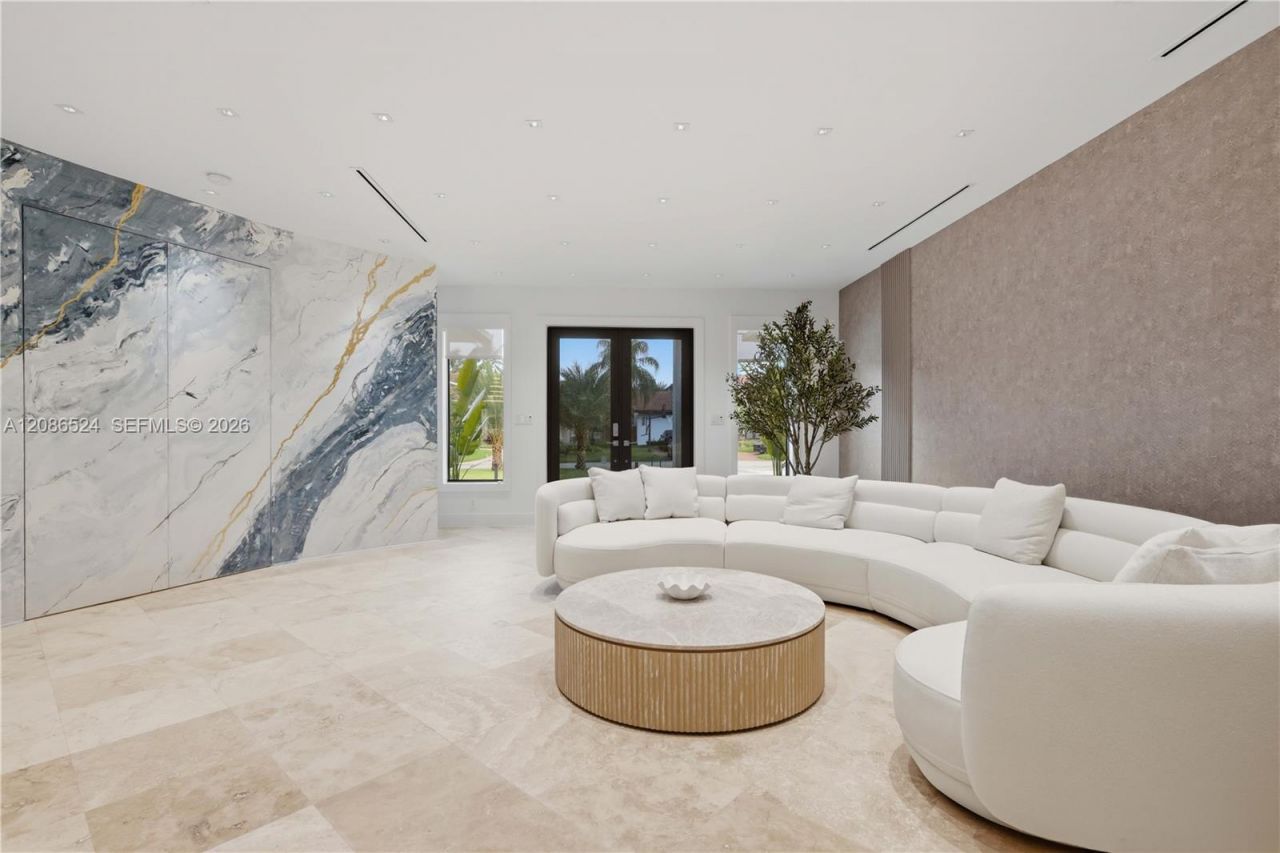 415 Holiday Dr, Hallandale Beach, FL 33009 Photo