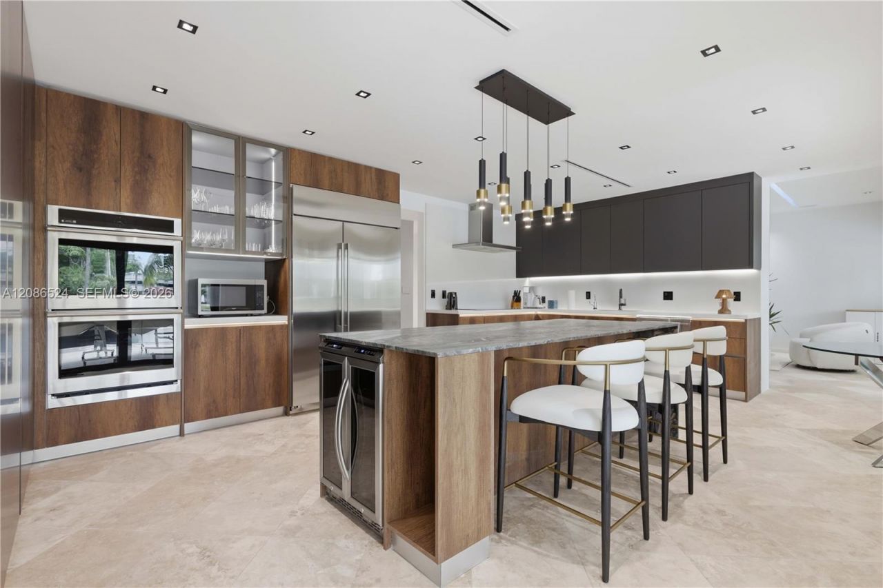 415 Holiday Dr, Hallandale Beach, FL 33009 Photo