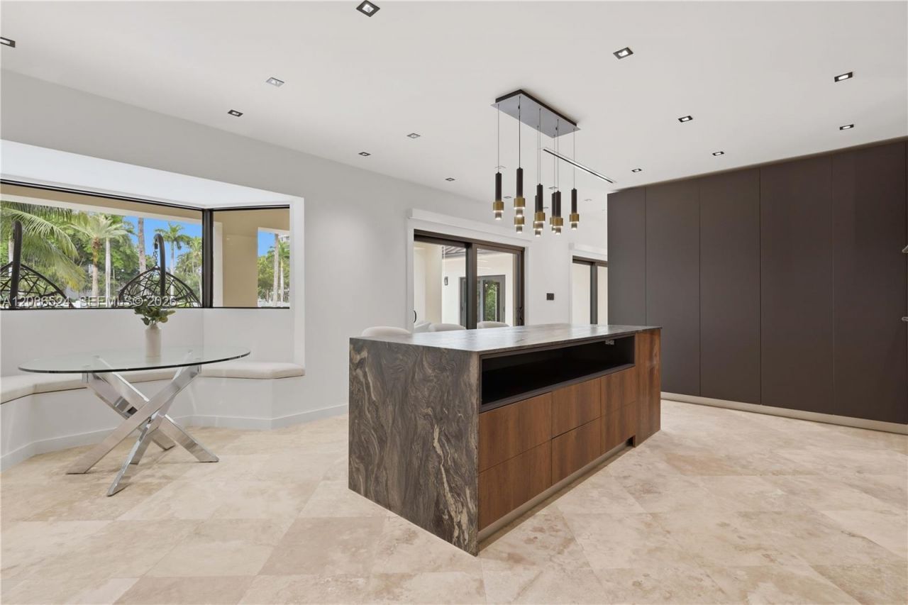 415 Holiday Dr, Hallandale Beach, FL 33009 Photo