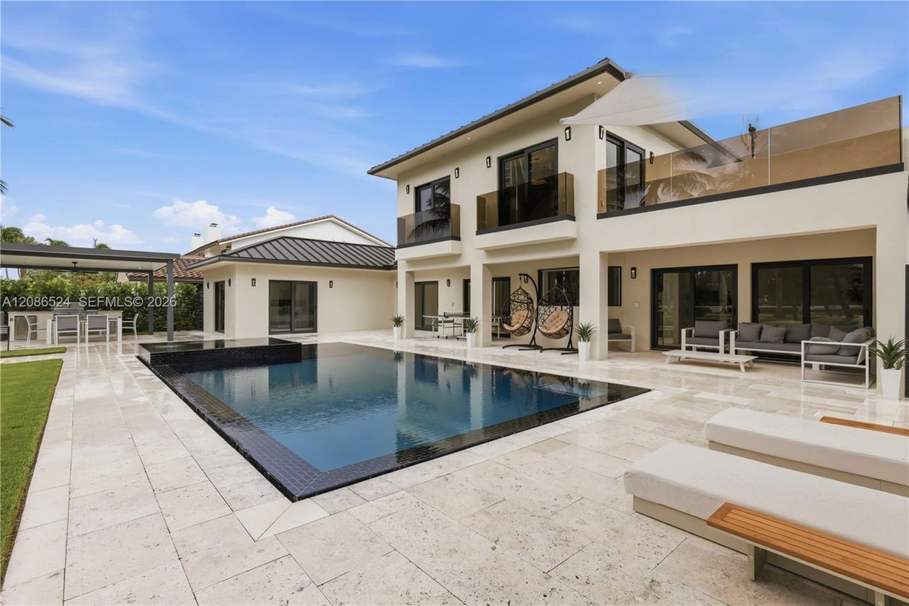 415 Holiday Dr, Hallandale Beach, FL 33009 Photo