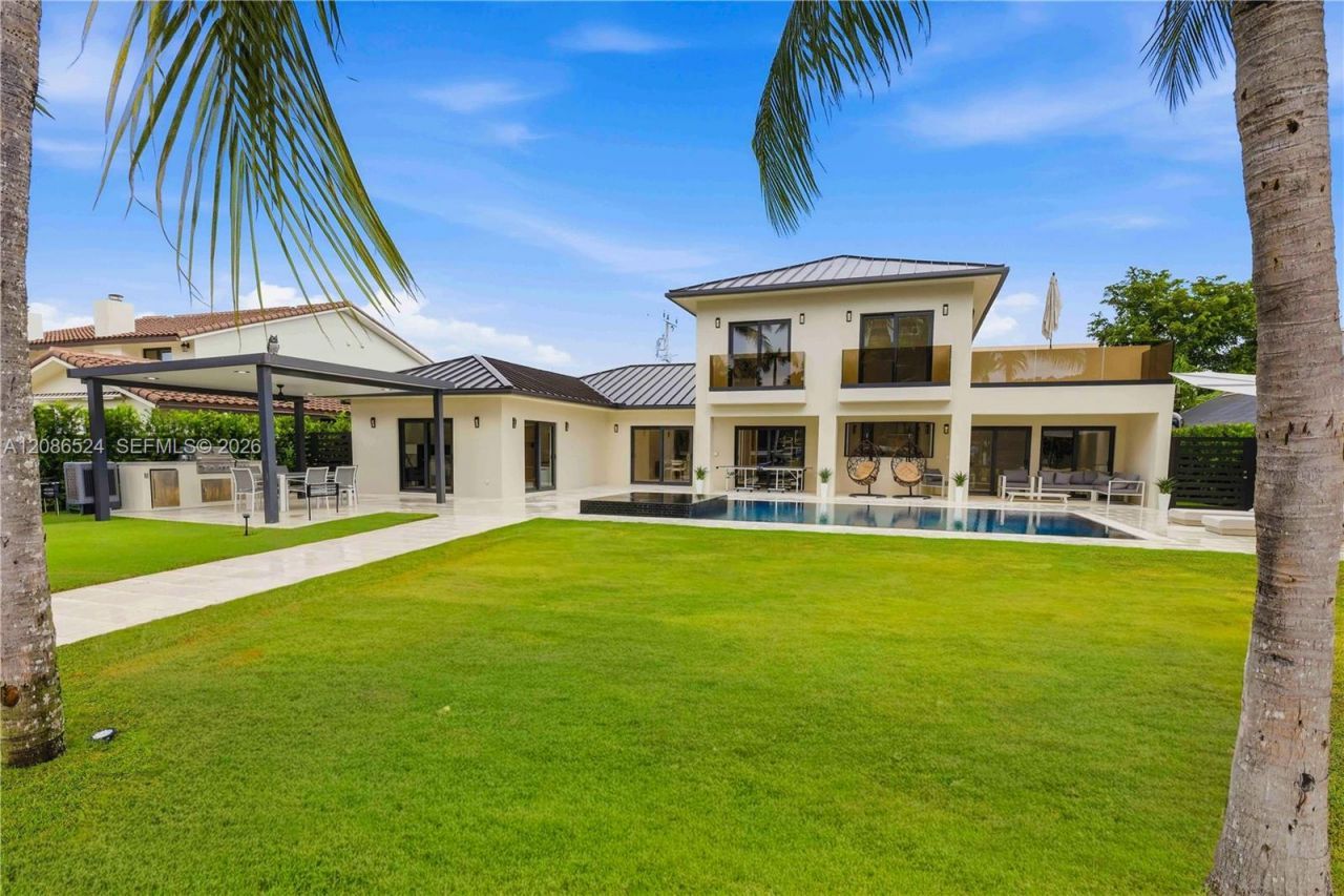 415 Holiday Dr, Hallandale Beach, FL 33009 Photo