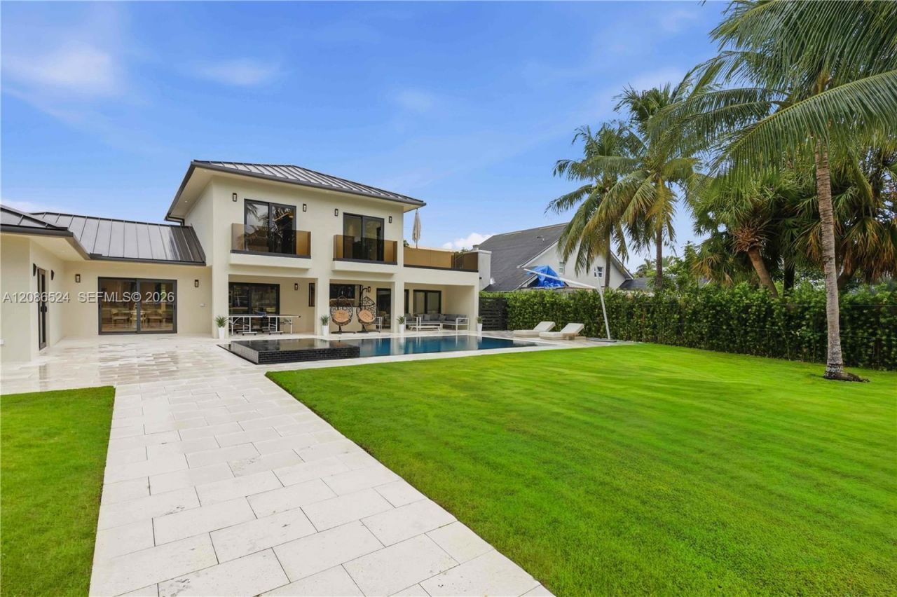 415 Holiday Dr, Hallandale Beach, FL 33009 Photo