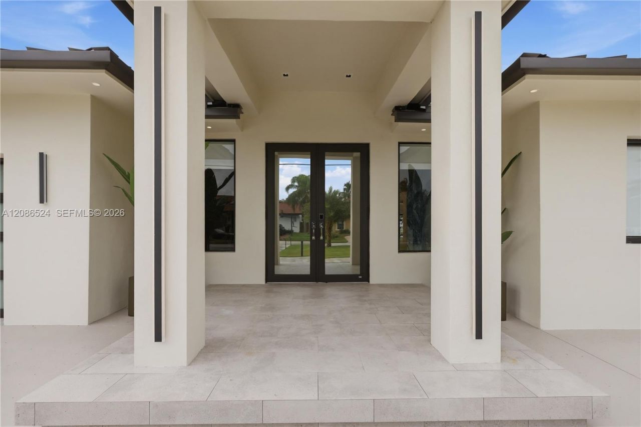 415 Holiday Dr, Hallandale Beach, FL 33009 Photo