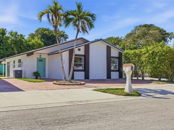12002 SW 210th St, Miami, FL 33177