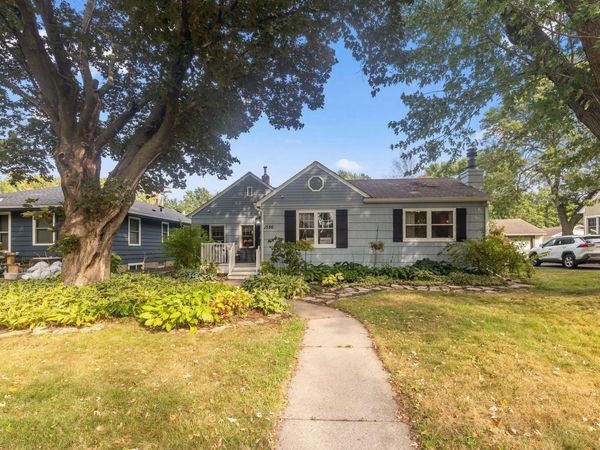1586 Grotto Street N, Saint Paul, MN 55117