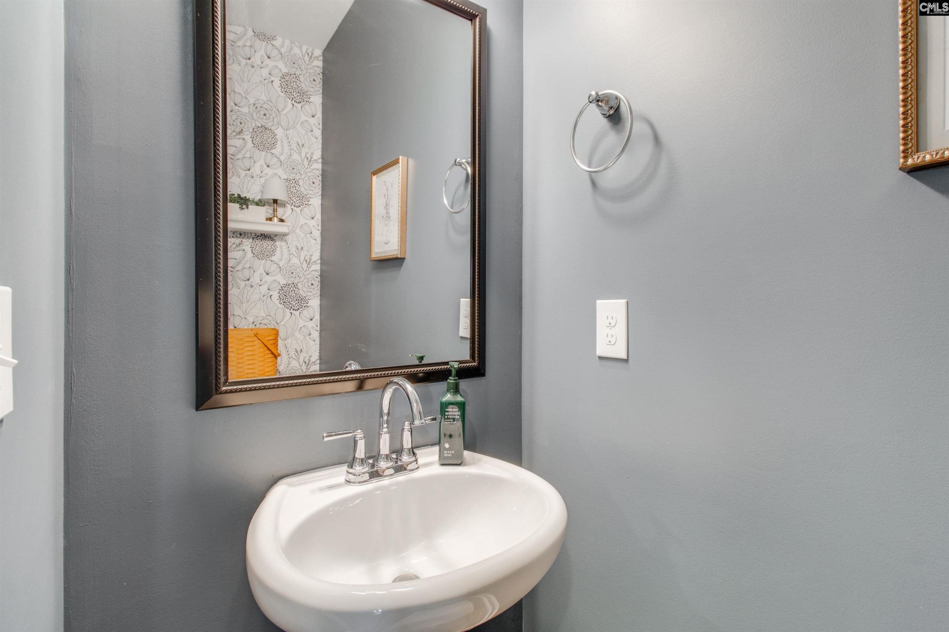 230 Clairmeade Way  Photo 4