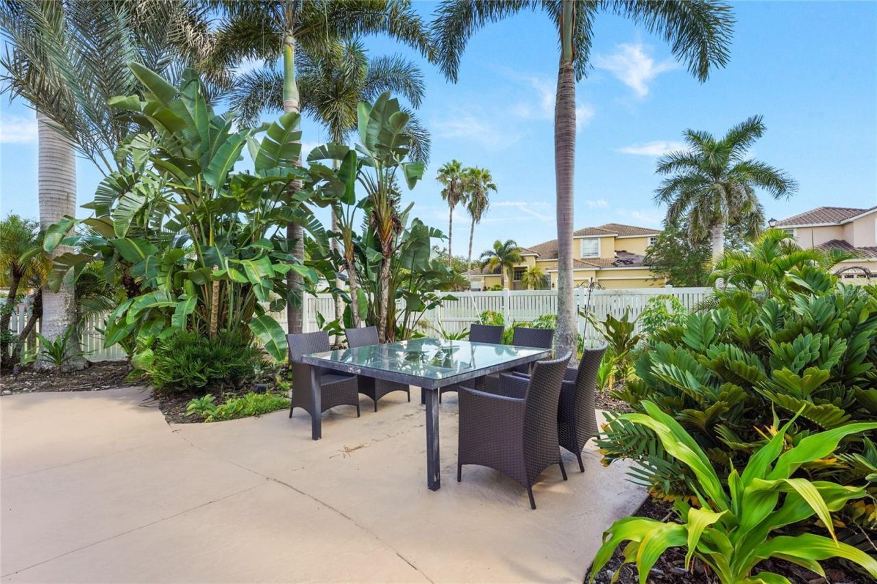 1729 Pinyon Pine Dr, Sarasota, FL 34240 Photo
