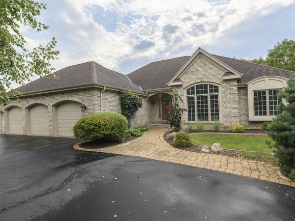 4945 S Calhoun Rd, New Berlin, WI 53151