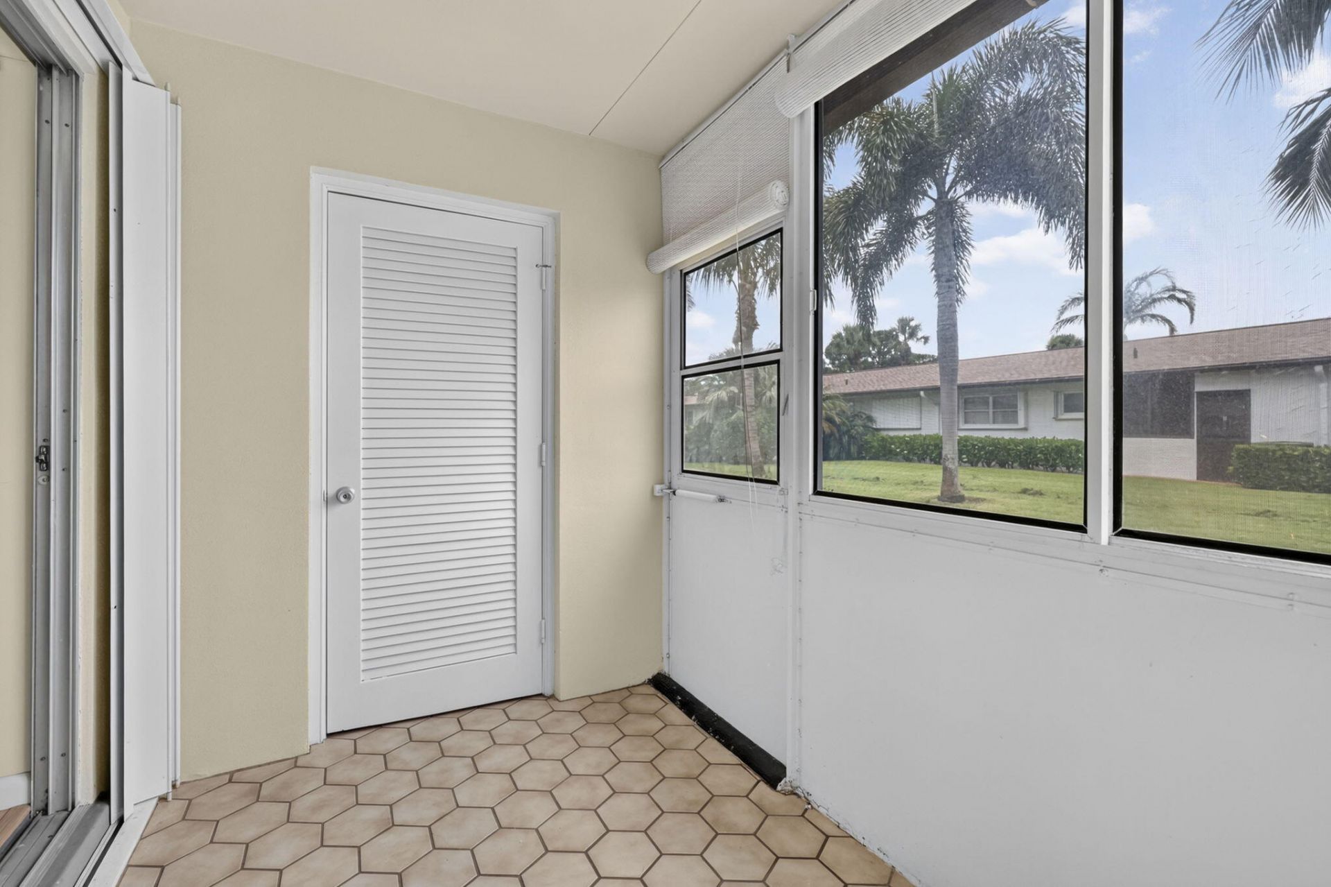 2990 Crosley Drive E, Unit G, West Palm Beach, FL 33415 Photo