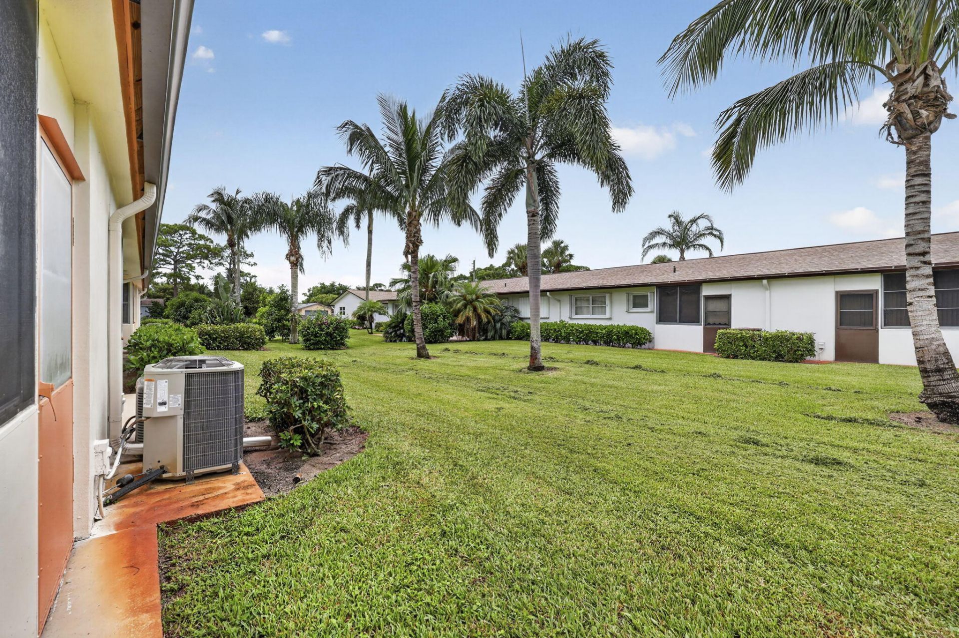 2990 Crosley Drive E, Unit G, West Palm Beach, FL 33415 Photo
