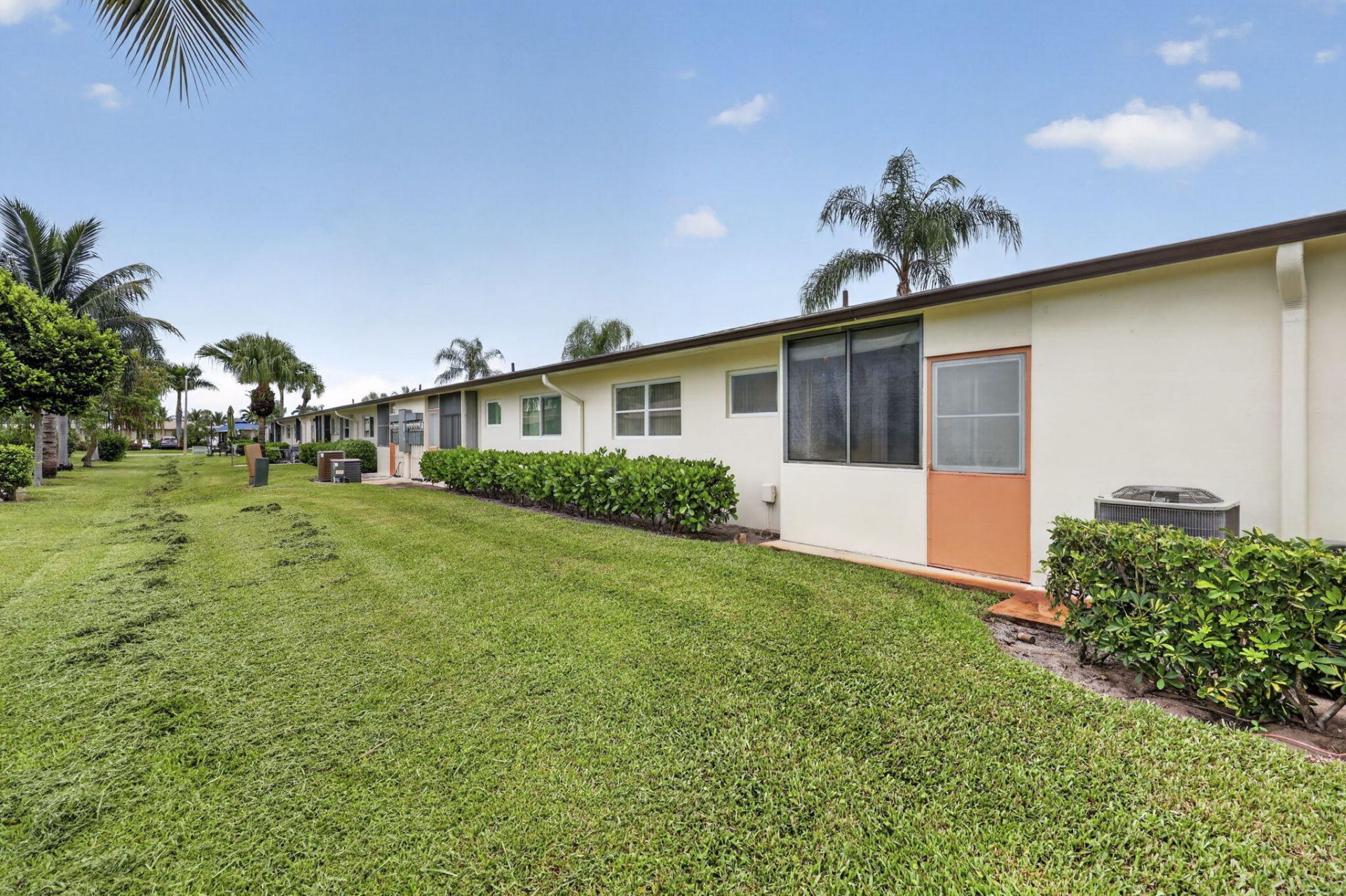 2990 Crosley Drive E, Unit G, West Palm Beach, FL 33415 Photo