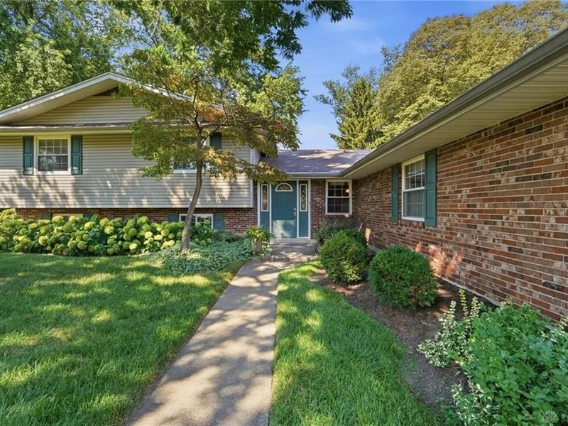 1475 Taitwood Road, Centerville, OH 45459 Photo 2