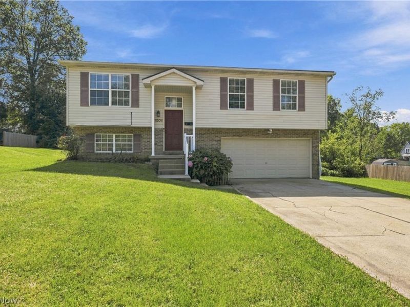 1309 Forest Avenue SE, Massillon, OH 44646 Photo 1