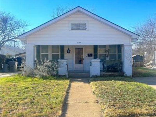 706 Virginia Street, Graham, TX 76450