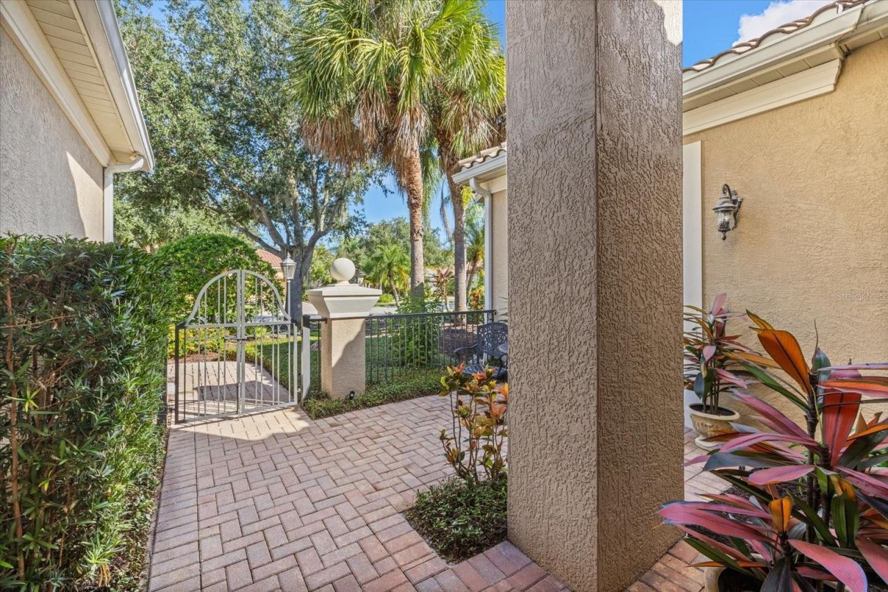 7651 Portstewart Drive, Lakewood Ranch, FL 34202 Photo