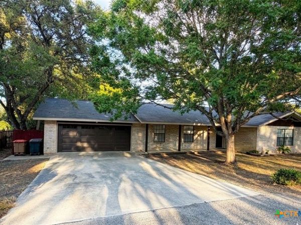 124 Creekview Drive, Canyon Lake, TX 78133