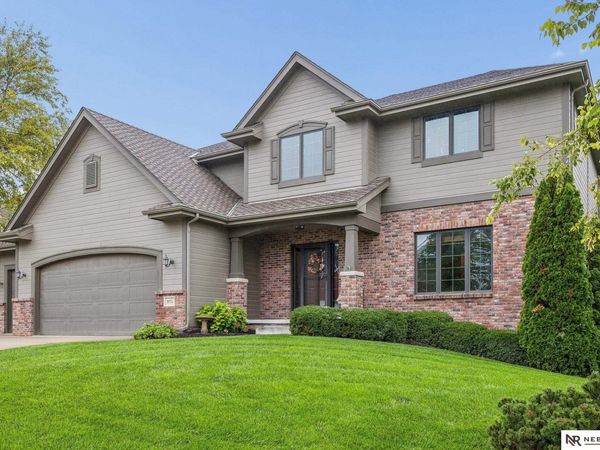 9712 S 176th Street, Omaha, NE 68136