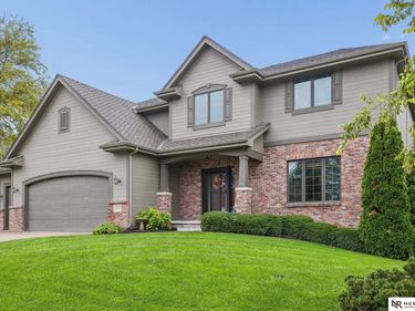 9712 S 176th Street, Omaha, NE 68136