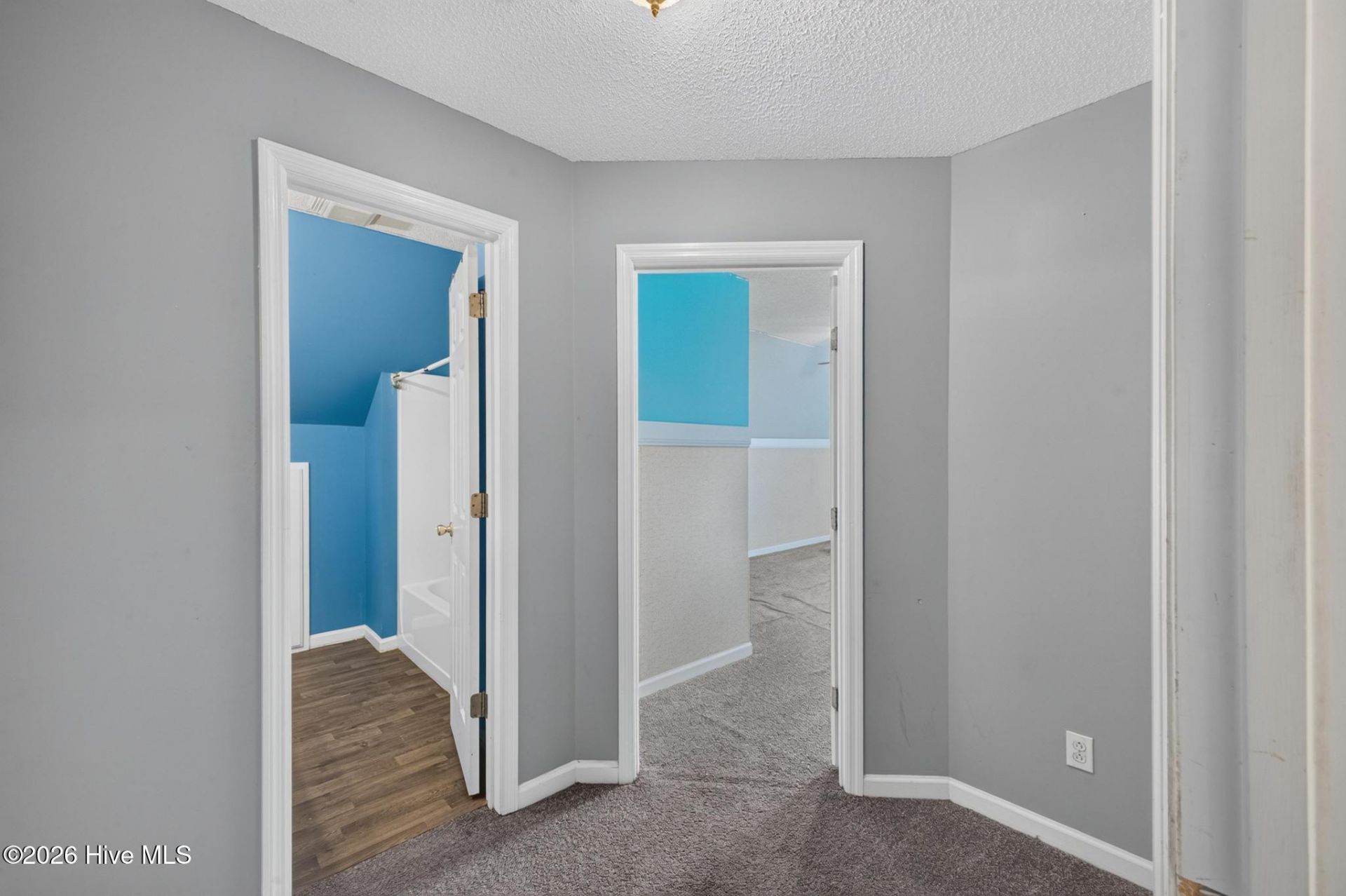 1072 Meadow Lane  Photo 18