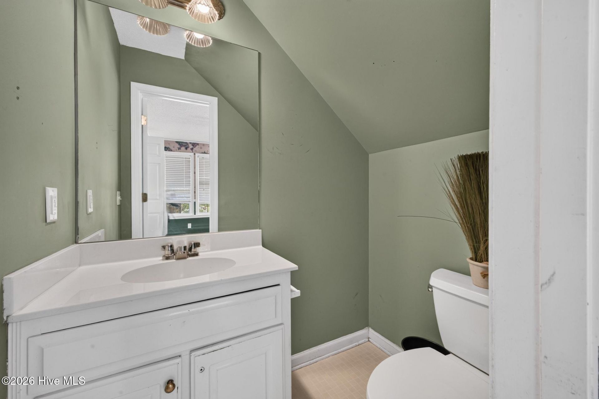 1072 Meadow Lane  Photo 21