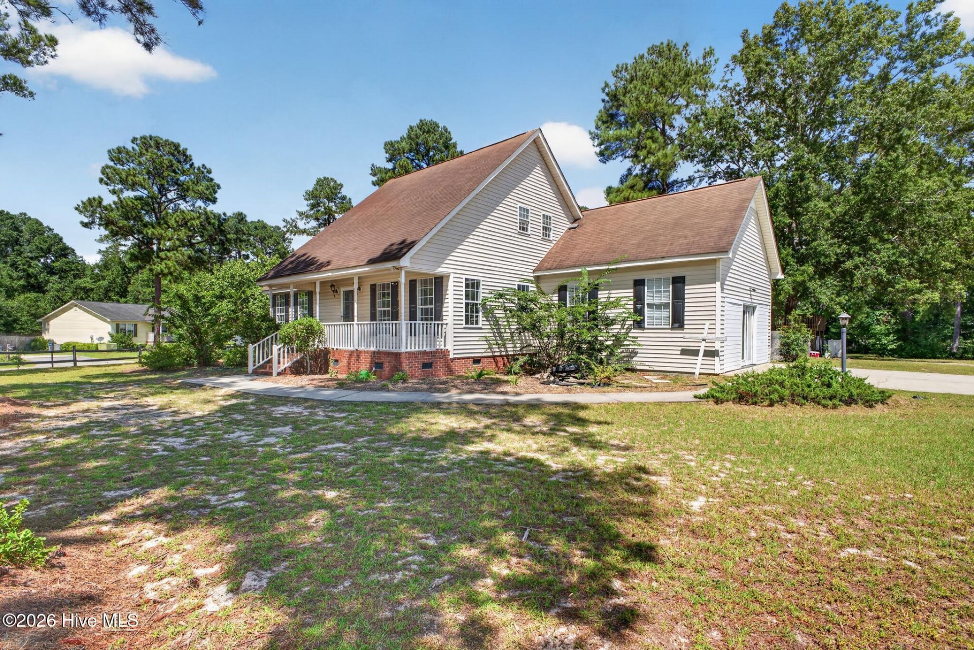 1072 Meadow Lane  Photo 6