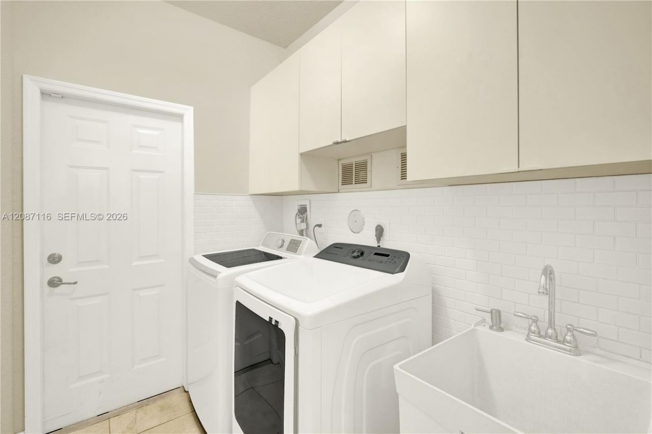 8324 NW 115th Ct, Unit 8324, Doral, FL 33178 Photo