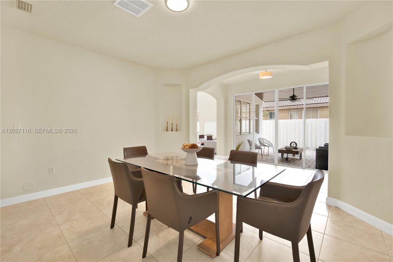 8324 NW 115th Ct, Unit 8324, Doral, FL 33178 Photo
