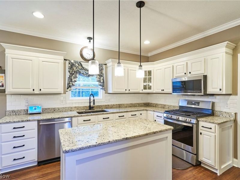 222 Emerald Avenue, Streetsboro, OH 44241 Photo 14