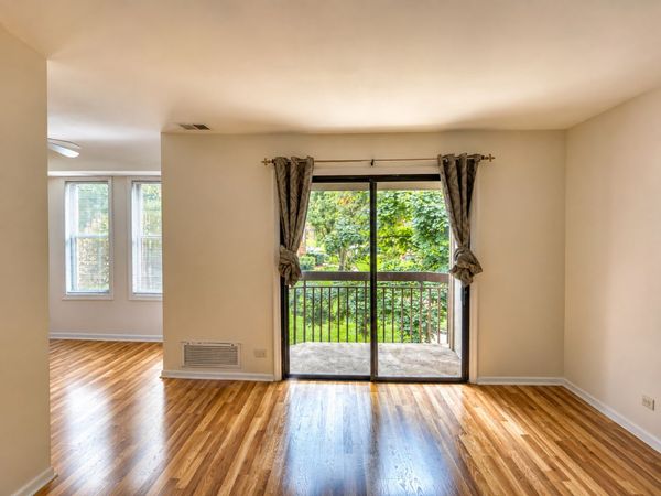 2208 Country Club Drive , Unit 26, Woodridge, IL 60517