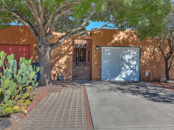2602 Los Tomases Drive NW, Albuquerque, NM 87107
