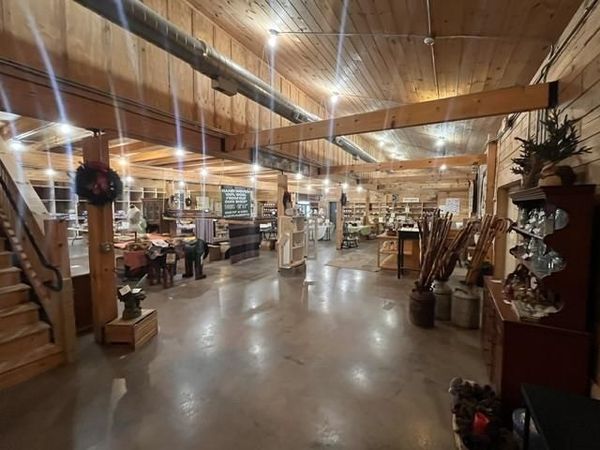 2570 LITTLE CALF PASTURE HWY, SWOOPE, VA 24479