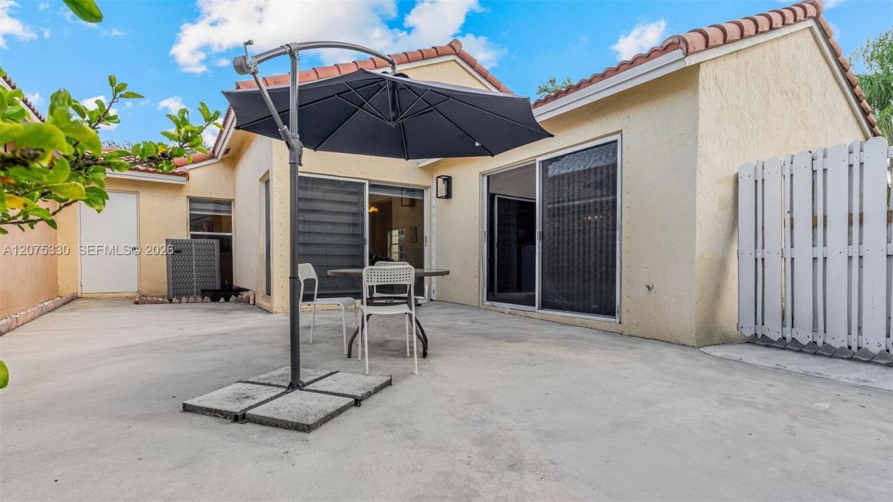 17251 NW 6th St, Pembroke Pines, FL 33029 Photo