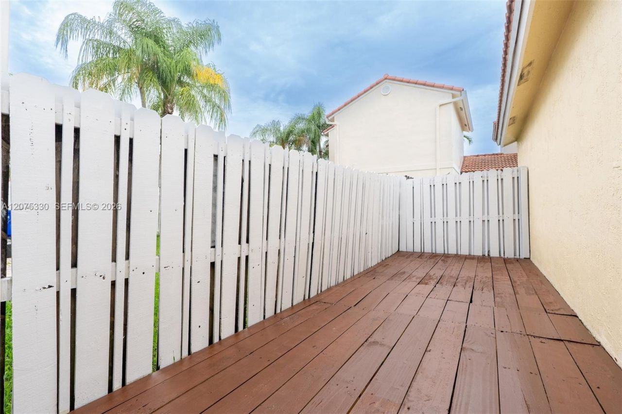 17251 NW 6th St, Pembroke Pines, FL 33029 Photo