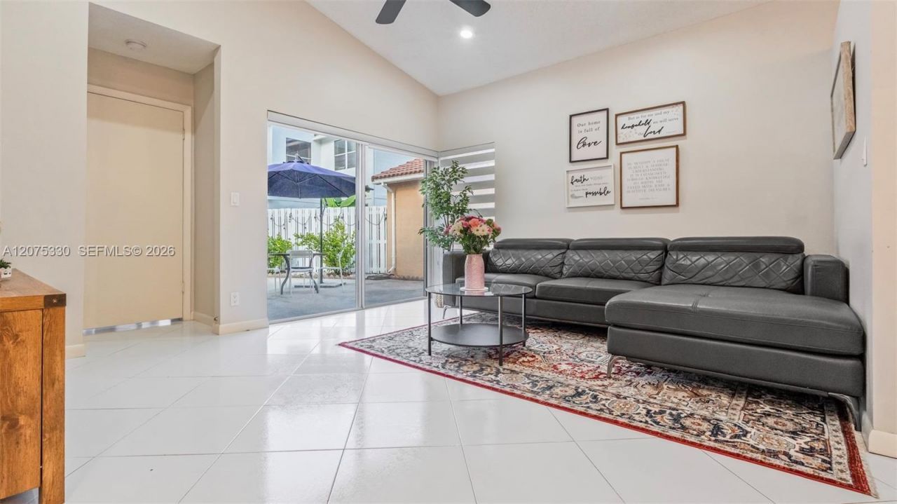 17251 NW 6th St, Pembroke Pines, FL 33029 Photo